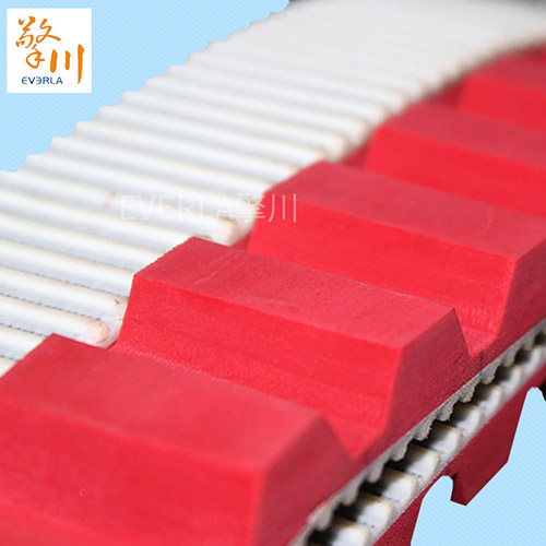 表面加紅膠開槽<a href='http://www.hshcms.cn/' target='_blank'><u>PU同步帶</u></a>細(xì)節(jié)圖